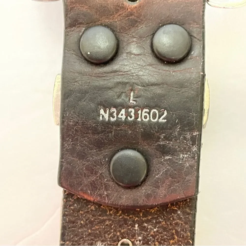 NOCONA STUDDED BELT WITH SILVER BUCKLE IN BROWN LEATHER‎